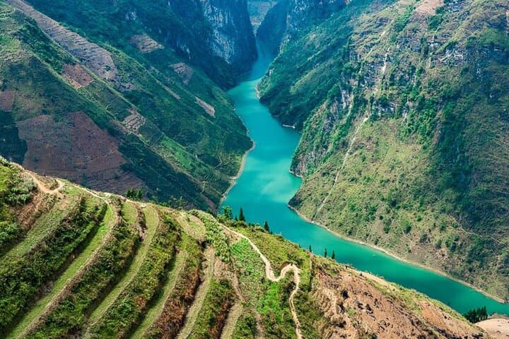 Ha Giang 4D4N Motorbike Loop: Small-Group Semi-Automatic Tour