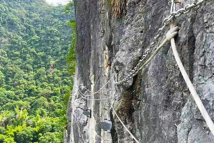 Yangshuo Via Ferrata Private Tour — 3-Hour Cliff Adventure with Transfer photo 3