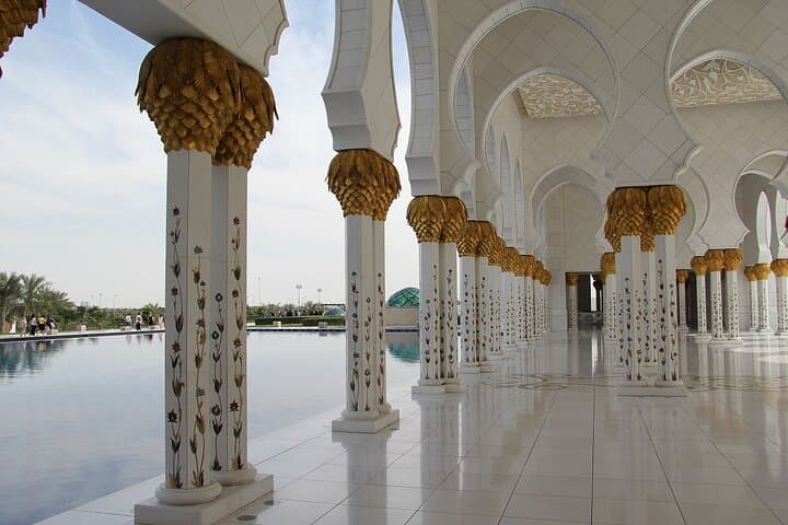 Abu Dhabi Full-Day City Tour: Grand Mosque, Corniche & Saadiyat Highlights photo 4