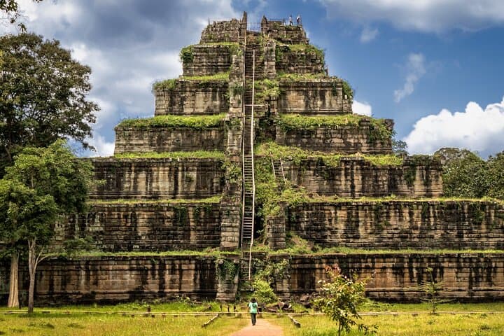 Private Koh Ker & Beng Mealea Full-Day Temple Tour from Siem Reap