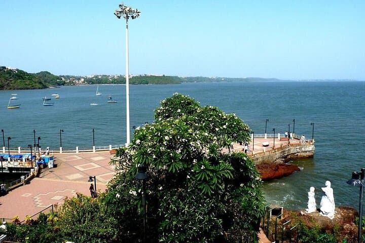 full-day-south-goa-sightseeing-tour-old-goa-spice-plantation-and-beaches photo 3