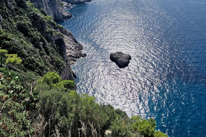 Capri Private Boat Tour: 2-Hour Gozzo to the Blue Grotto & Faraglioni photo 3