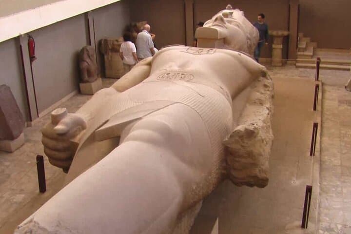 Private Archaeological Tour: Giza, Dahshour & Saqqara Full-Day from Cairo