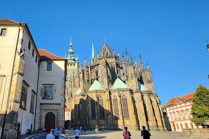 Prague Castle Private Walking Tour: Insider Guide to the Castle, Cathedral & Golden Lane photo 4