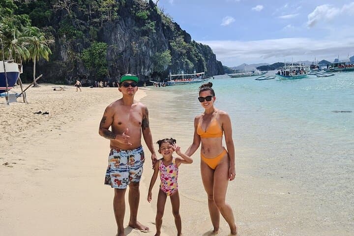 El Nido Tour D: Full-Day Island Hopping in Bacuit Bay with Beach Lunch photo 4
