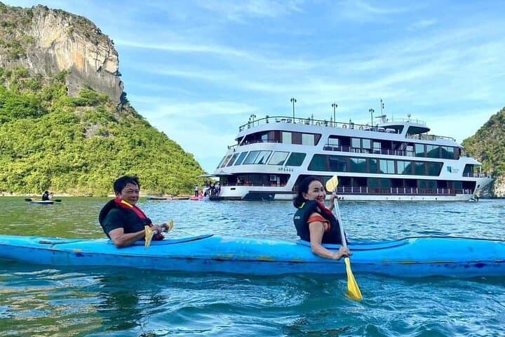 Le Théâtre Wooden Cruise: 2-Day Lan Ha & Halong Bay Experience