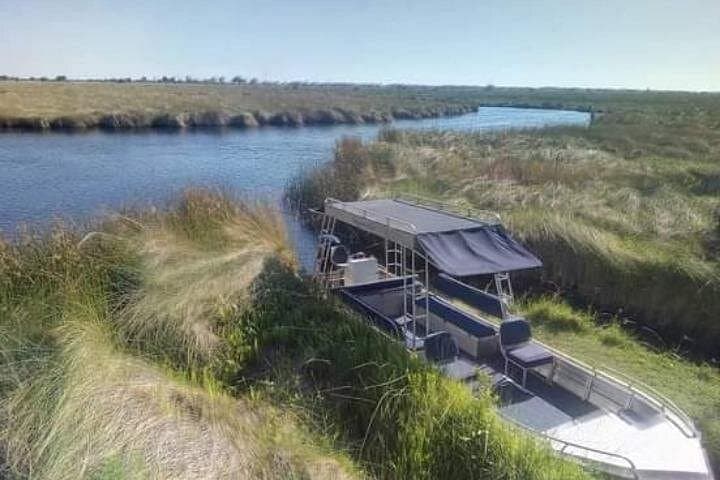 2-in-1 Moremi Game Reserve Day Trip: Safari + Xakanaxa Boat Cruise from Maun
