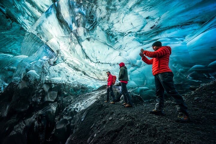 Crystal Ice Caves of Vatnajökull: Skaftafell Glacier Walk & Ice Cave Tour