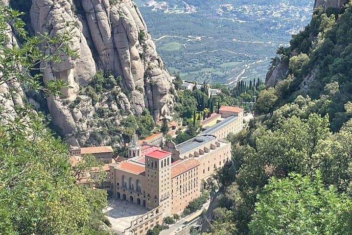 Private Morning Tour to Montserrat Monastery from Barcelona photo 3
