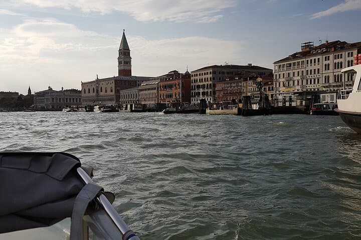 Private 4-Hour Grand Canal Tour: Murano & Burano by Boat photo 6