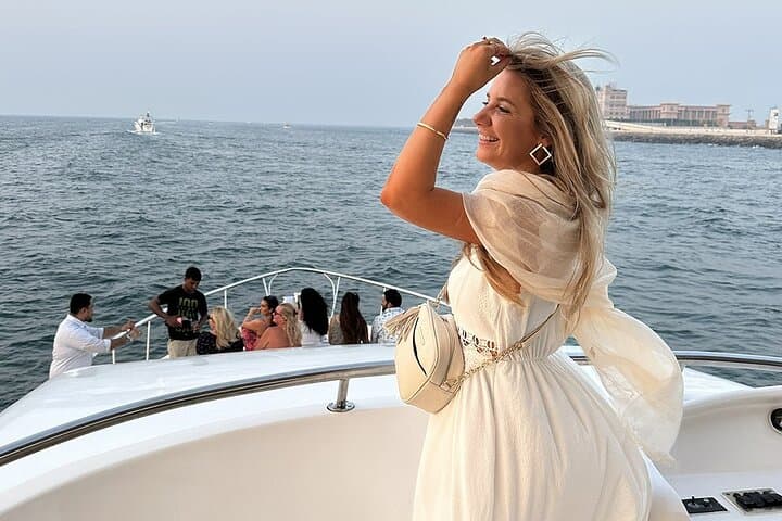Dubai Marina Sunset Yacht Cruise: 2-Hour Yacht Tour with Drinks and Photos photo 5