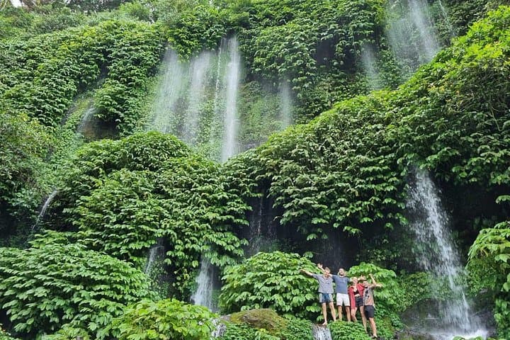 Custom Lombok Private Driver Tour — Beaches, Jungle & Local Markets in a Day photo 3