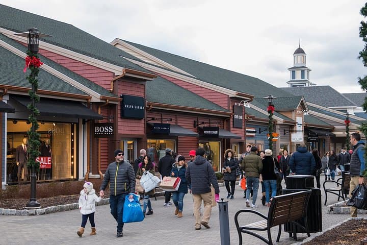 Private Shopping Tour to Woodbury Common Premium Outlets from NYC photo 1
