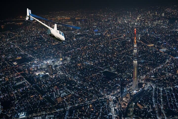 Tokyo City Lights Helicopter Tour: Skytree & Asakusa Night Flight photo 3