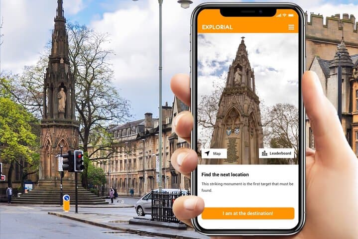 Oxford Scavenger Hunt: Self-Guided Walking Tour of Radcliffe Camera and Hidden Sights
