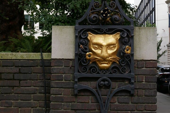 Fashion in the Square Mile: City of London Walking Tour photo 6