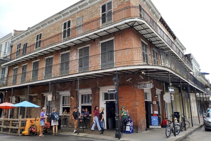 New Orleans Original True Crime Pub Crawl: French Quarter Bar-Hop and Murder Stories photo 2