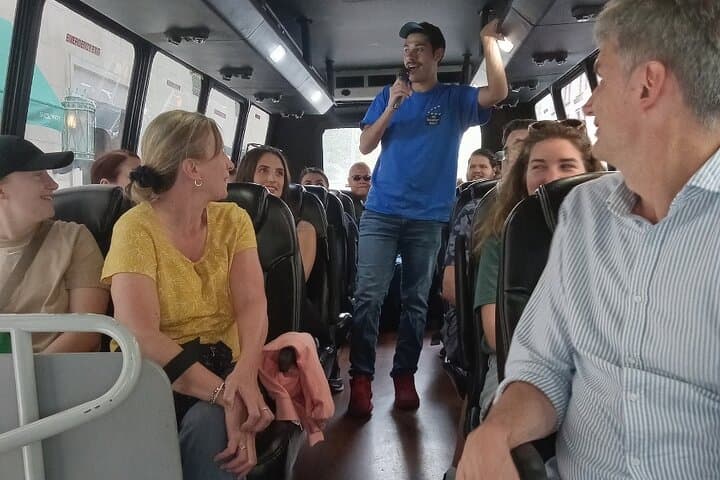 Comedy Bus Tour of New York City: Midtown Stand-Up and Club Night photo 2