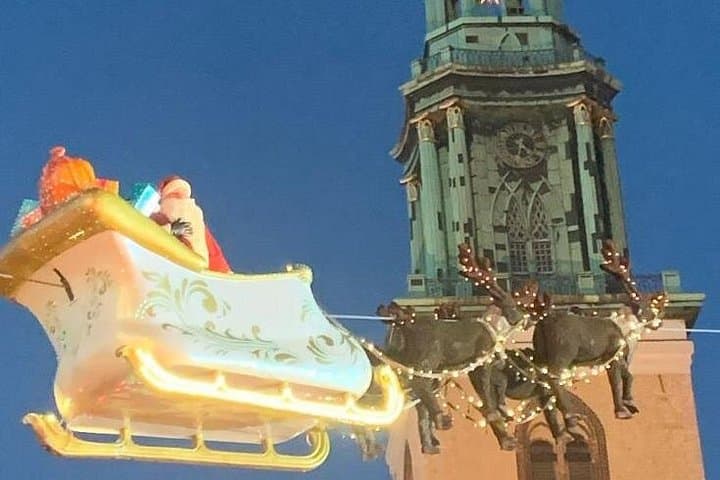 Berlin Christmas Markets Private Walk Tour: Gendarmenmarkt & Rotes Rathaus photo 3