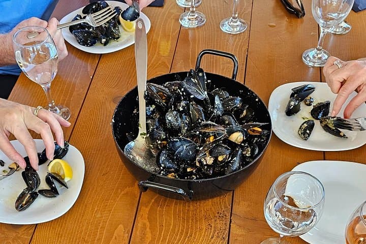 Luxury Wine and Oyster Tasting on Pelješac Peninsula — Ston Oysters & Vineyard Tour photo 1