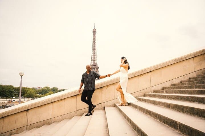 Eiffel Tower Photo Tour with VOGUE Photographer: Hidden Paris Photo Shoot photo 4