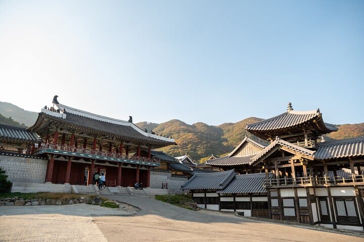 Seoul Private K‑pop Location Tour — BTS Filming Sites, Cafés & HYBE Insight (4–5 hrs) photo 4