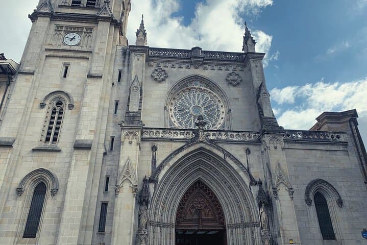 Bilbao Casco Viejo Puzzle Walk: Self-Guided City Adventure photo 6