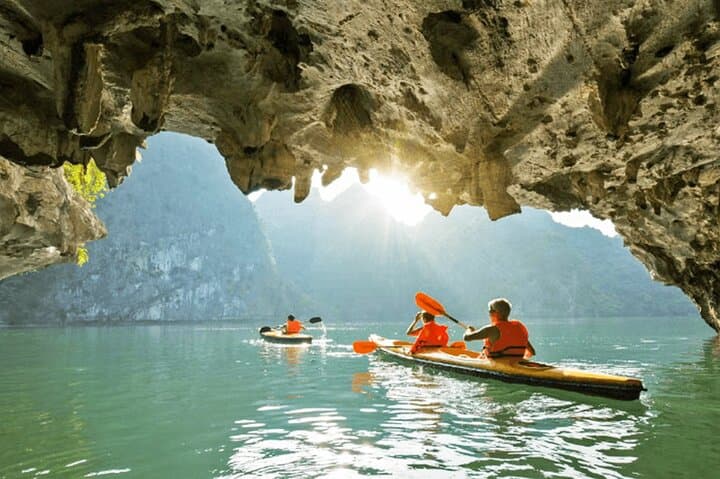 Halong Bay Day Cruise from Hanoi — Limousine Transfer, Jacuzzi & Buffet photo 5