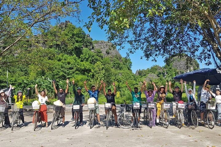 Ninh Binh Full-Day: Hoa Lu History, Tam Coc Sampans & Mua Cave Panorama photo 6
