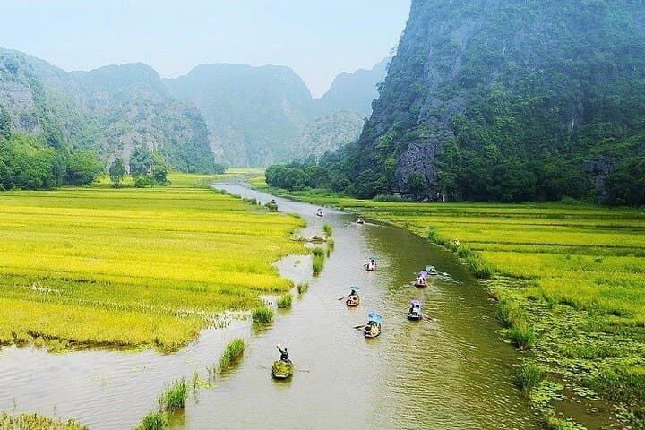 Ninh Binh Highlights: Hoa Lu, Bai Dinh, Trang An, Tam Coc & Mua Cave Day Tour photo 3