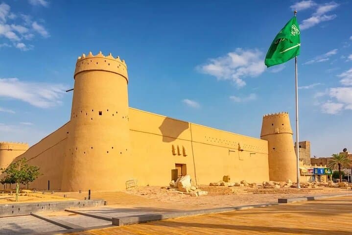 Riyadh City Essentials: Original Local Tour to Masmak, National Museum & Kingdom Centre photo 2