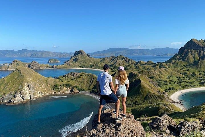 Komodo Island Day Trip from Labuan Bajo: Padar, Pink Beach & Manta Snorkel photo 3