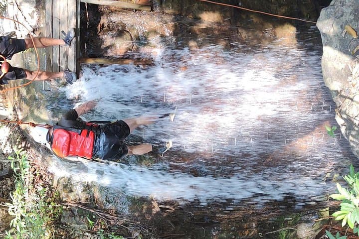 Rappelling Victoria Waterfall at Guachipelin: Canyoning, Hot Springs & Buffet in Rincón de la Vieja photo 4
