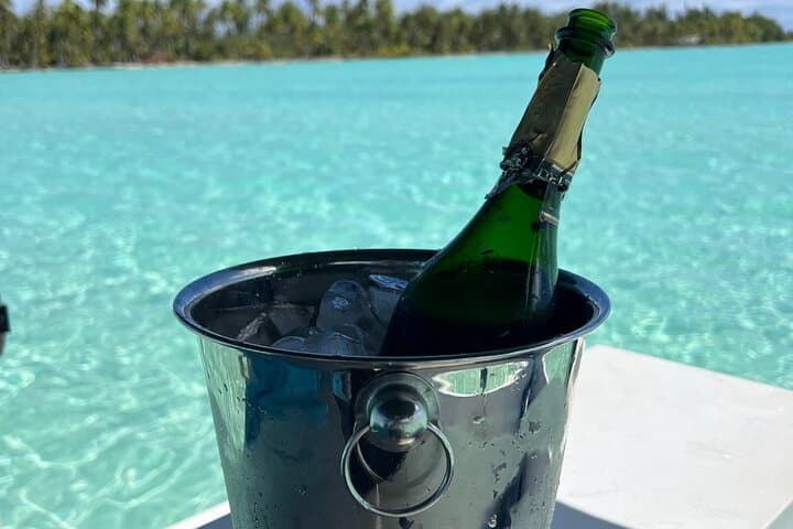 Private Bora Bora Lagoon Cruise: Pontoon Tour, Snorkeling & Otemanu Views photo 6