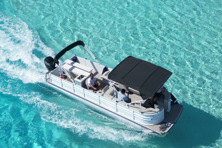 Private Bora Bora Lagoon Cruise: Pontoon Tour, Snorkeling & Otemanu Views
