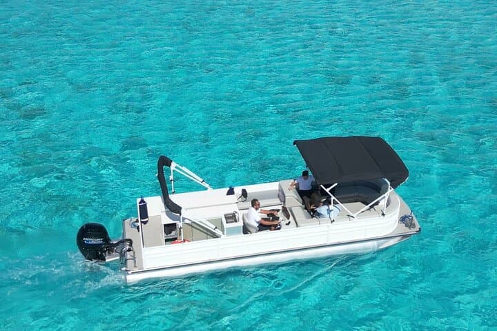 Private Bora Bora Lagoon Cruise: Pontoon Tour, Snorkeling & Otemanu Views photo 4