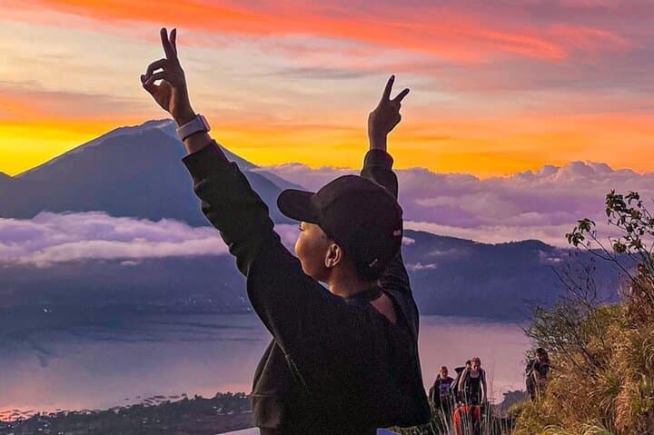 Mount Batur Sunrise Trek: All-Inclusive Dawn Hike from Ubud