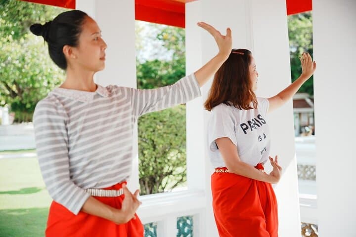 Thai Dance Class at Wat Arun: Learn Traditional Dance by the Chao Phraya photo 5
