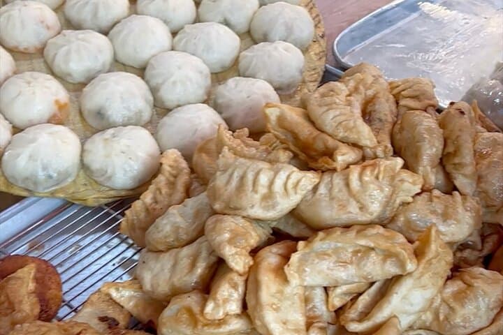Hidden Street Food Tour in Seoul: Namdaemun & Seochon Tastings photo 6