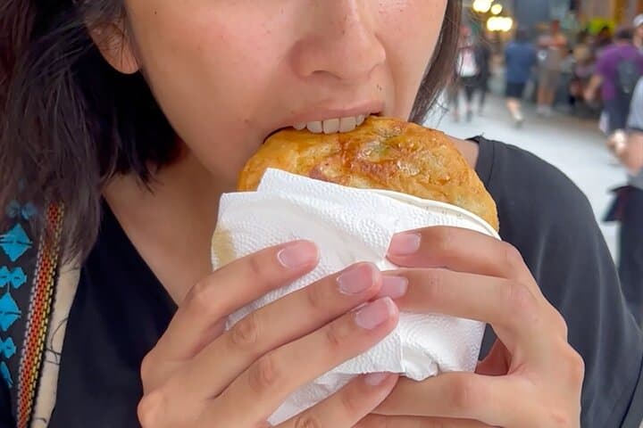 Hidden Street Food Tour in Seoul: Namdaemun & Seochon Tastings