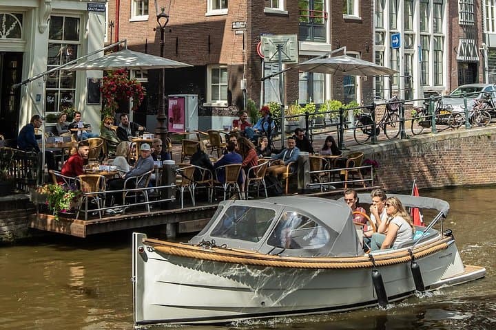 Jordaan Hidden Gems Walking Tour (German) — Anne Frank, Courtyards & Canals in Amsterdam photo 3