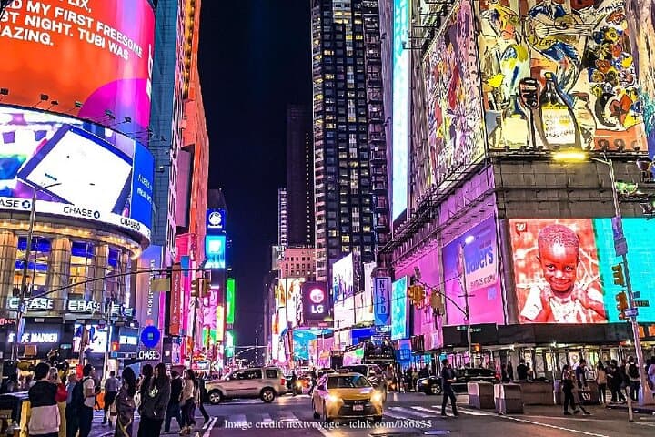 Midtown Manhattan Private Half-Day Walking Tour — Times Square to Rockefeller photo 2