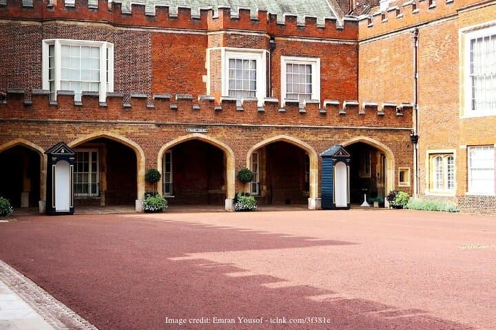 Royal London Private Half-Day Tour — Westminster, Buckingham & Horse Guards photo 5