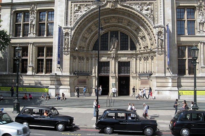 Private Kensington and V&A Museum Tour — 4-Hour Guided Walk Through Royal London photo 4