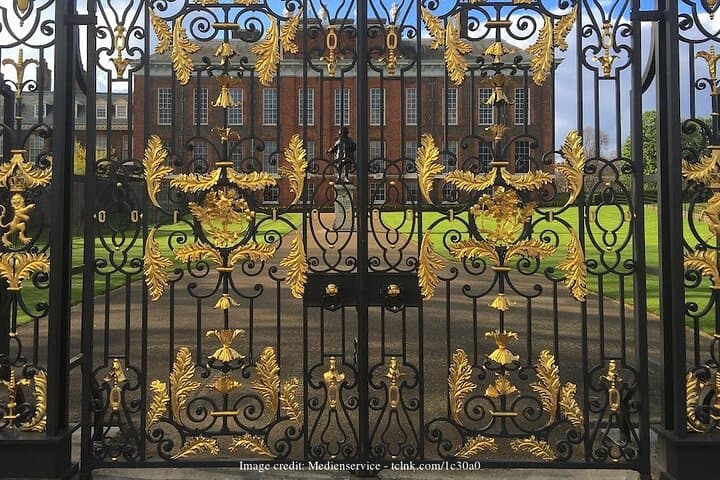Private Kensington and V&A Museum Tour — 4-Hour Guided Walk Through Royal London photo 1