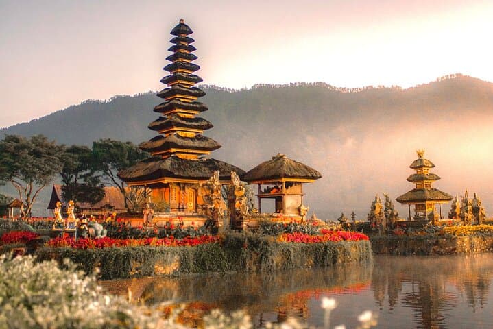 Bedugul Day Tour: Tanah Lot, Jatiluwih Rice Terraces, Ulun Danu & Banyumala Waterfall photo 1