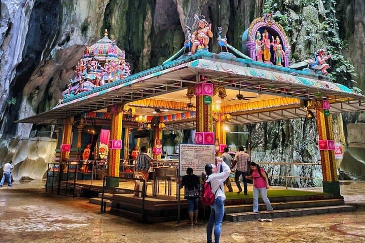 Kuala Lumpur Private Tour: Batu Caves, Hot Springs & Templer Park Waterfalls photo 4