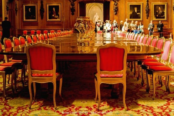 Private Full-Day Walking Tour of Windsor Castle and Eton photo 5