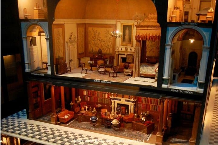 Private Full-Day Walking Tour of Windsor Castle and Eton photo 4
