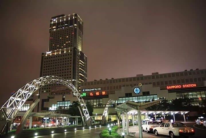 Hokkaido Day Trip from Sapporo: Asahiyama Zoo, Blue Pond & Shirahige Falls
